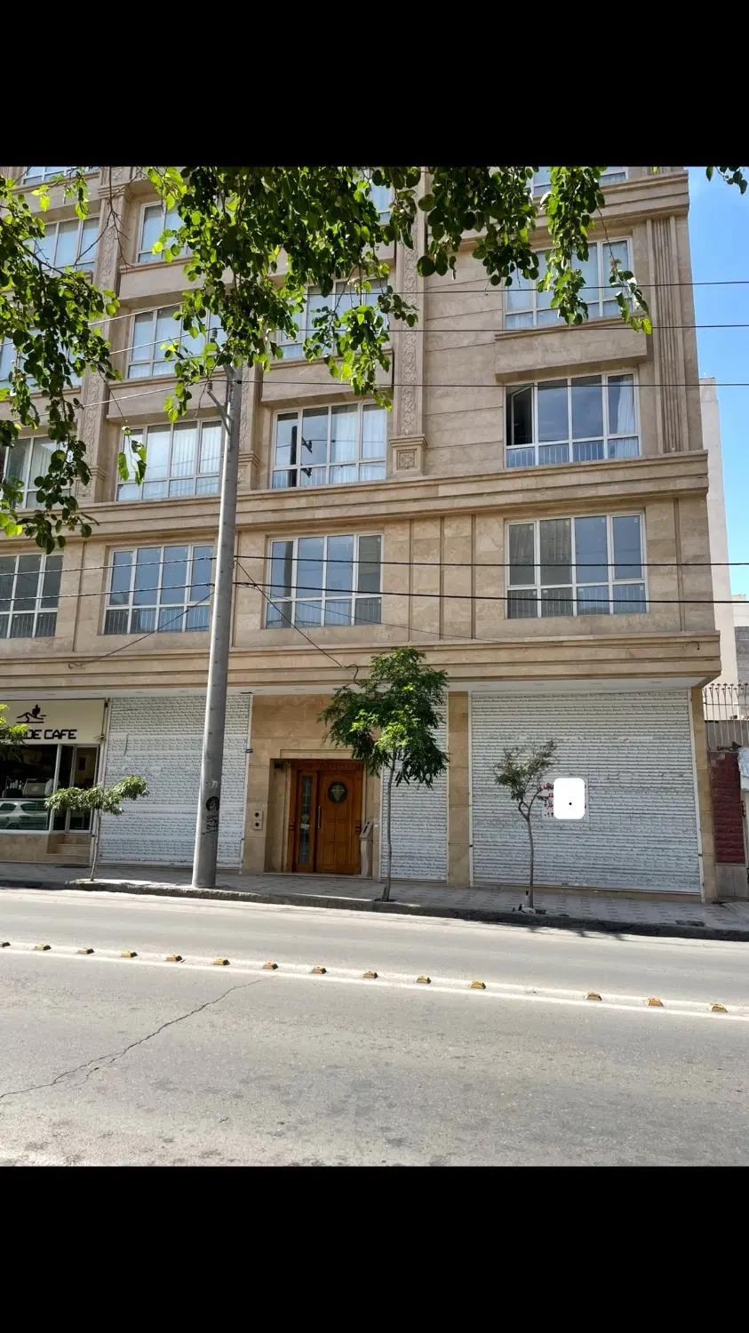 مغازه تجاری ۶۴ متر دارای سند ملکی