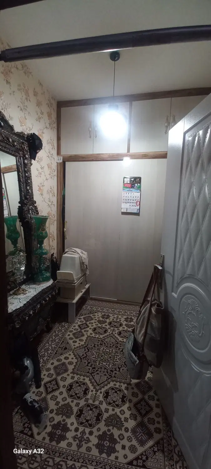 حیاط دربست حجتی