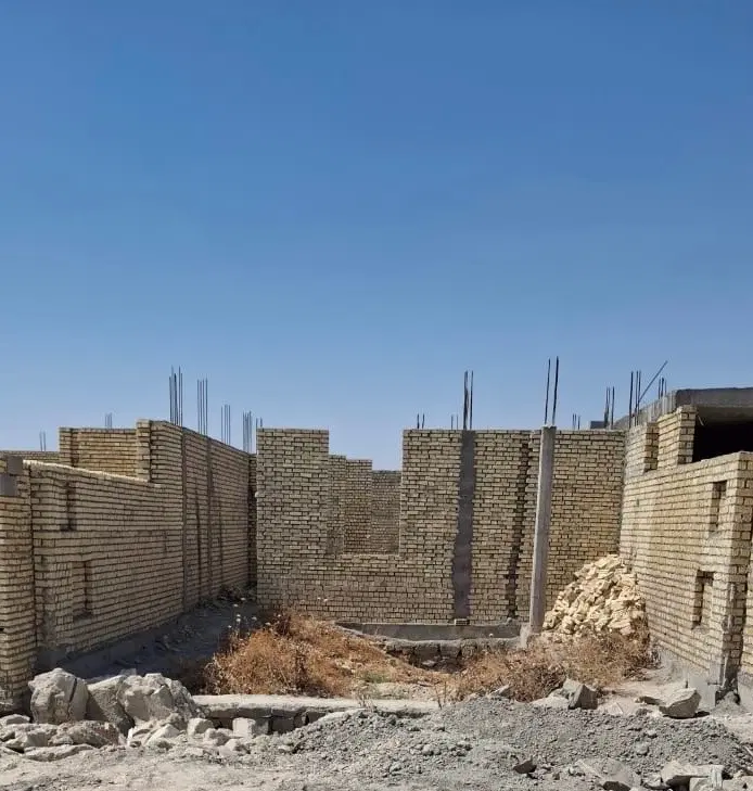 منزل نیمه کاره پشت رستوران پارس