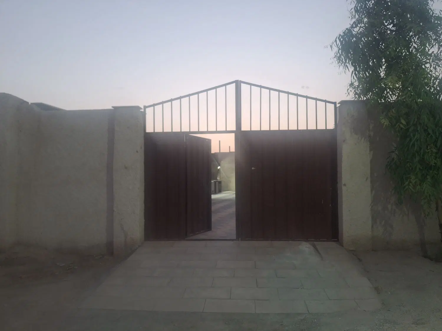 باغ پسته ۱۲۰۰ متر