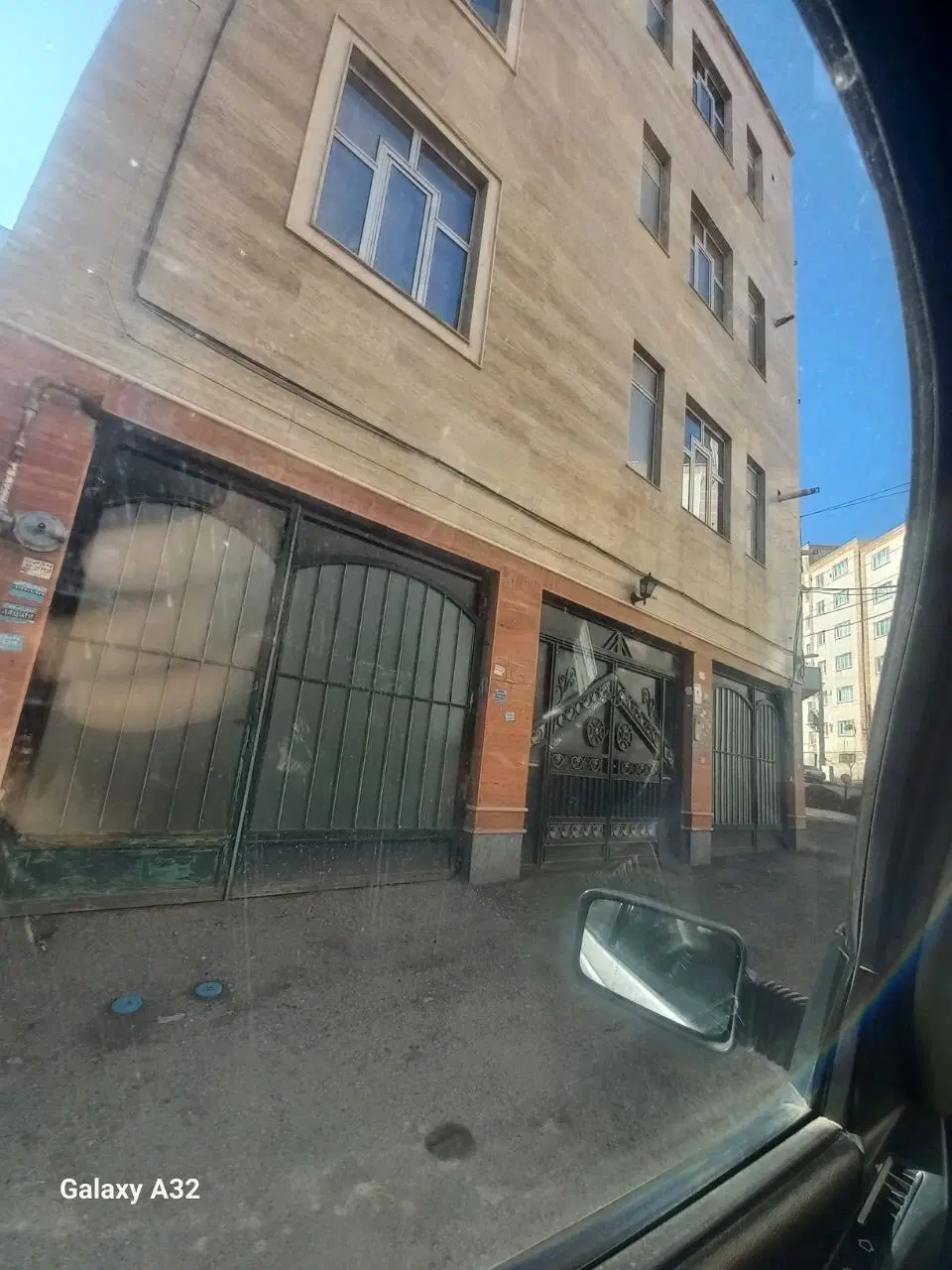 کوثر  نبش فرهنگیان چهار به سمت ۲۴ متری