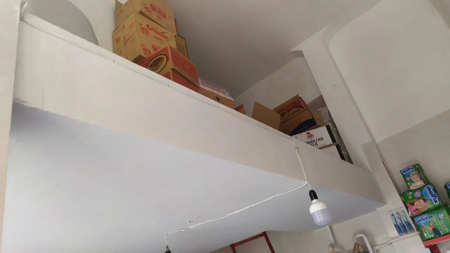 یک باب مغازه ۱۵ متری