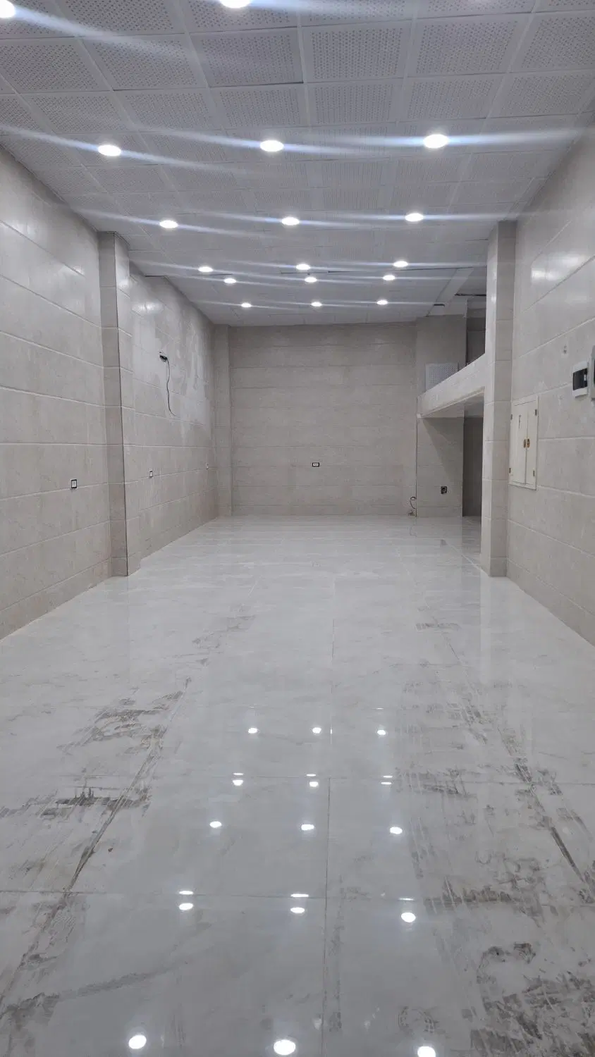 اجاره ۱۰۰متر مغازه‌ تجاری.