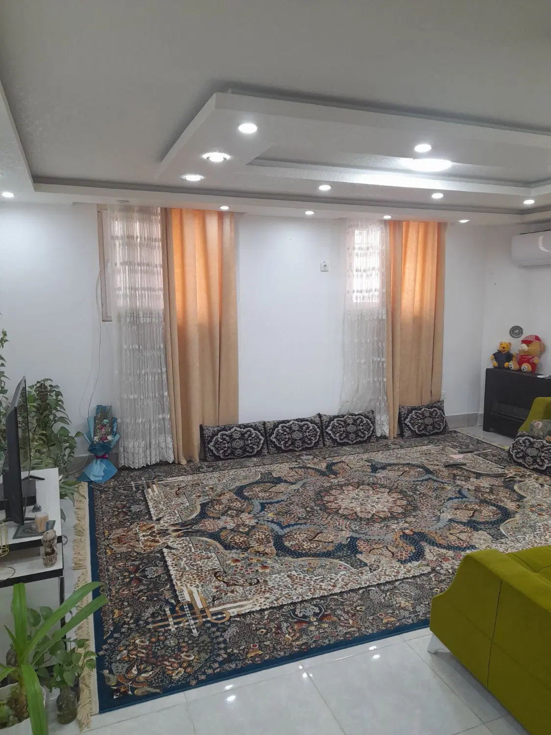 واحد۸۵متری همکف