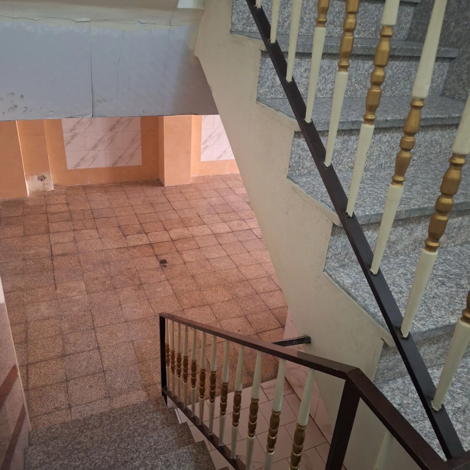 اجاره آپارتمان ۹۲ متری تمیز