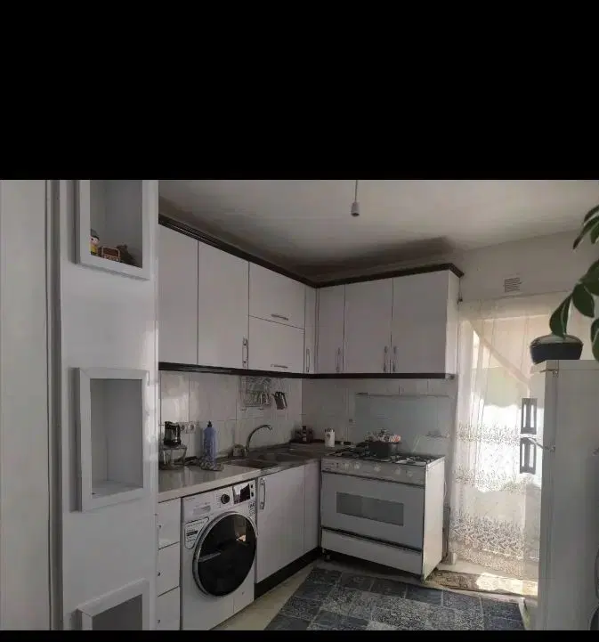 آپارتمان اجاره ای پشت بیمارستان طبقه دوم کف سرامیک