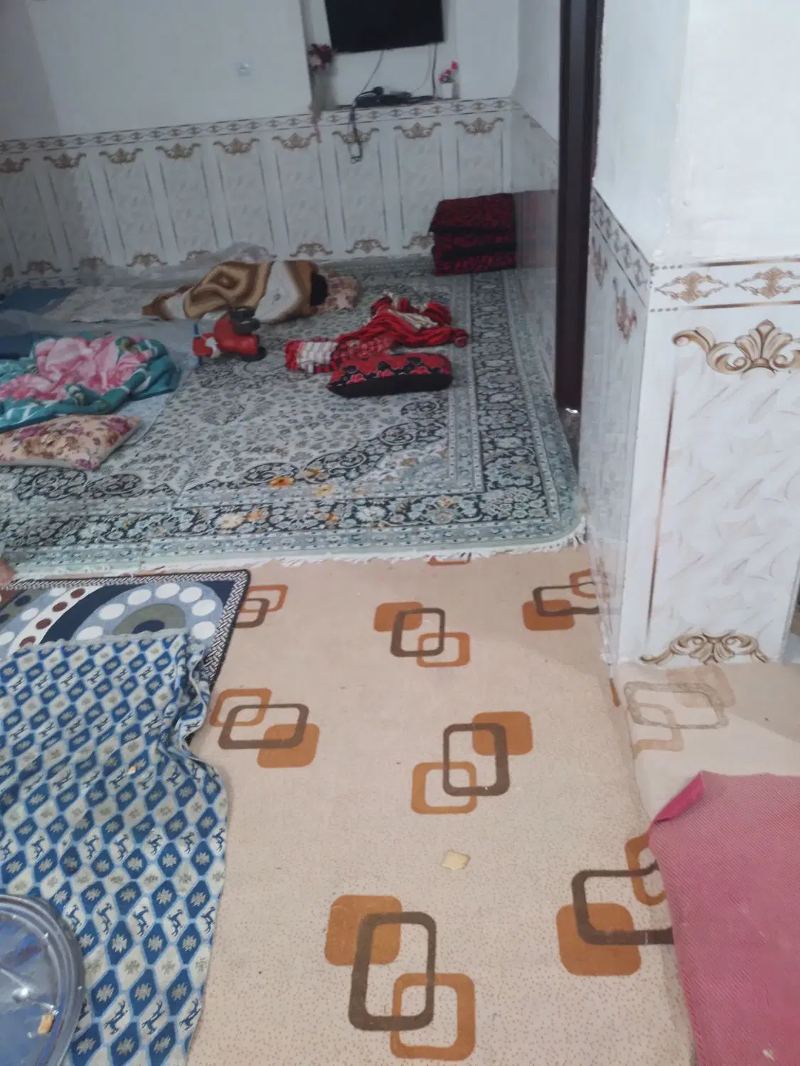 یک خانه بفروش می رسد