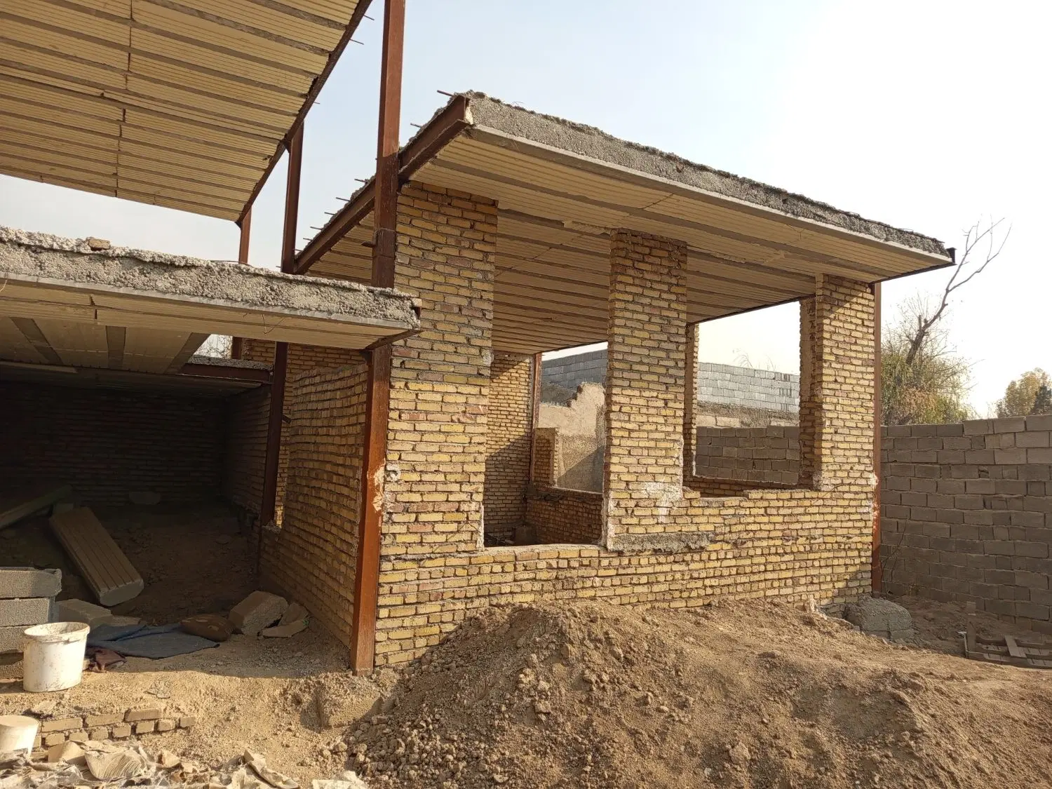 زمین ۲۰۰ متری