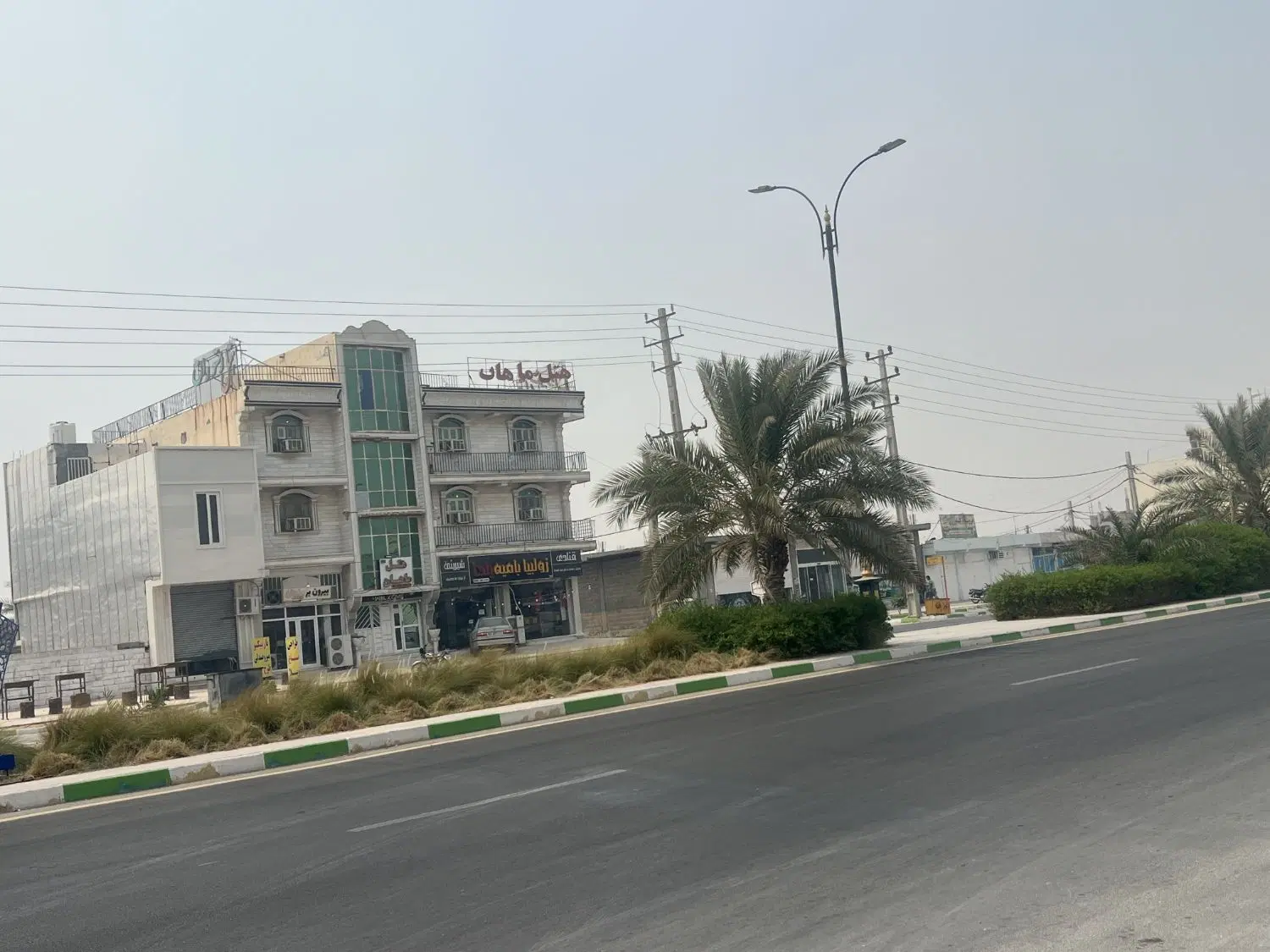 فروش سوئیت ۴۰ متری بر اصلی بلوار امام بنک