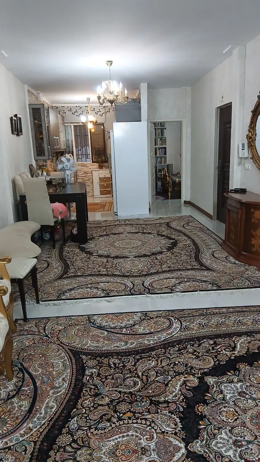 81 متر* تک واحد* همکف + 10متر پاسیو * شمال جمهوری