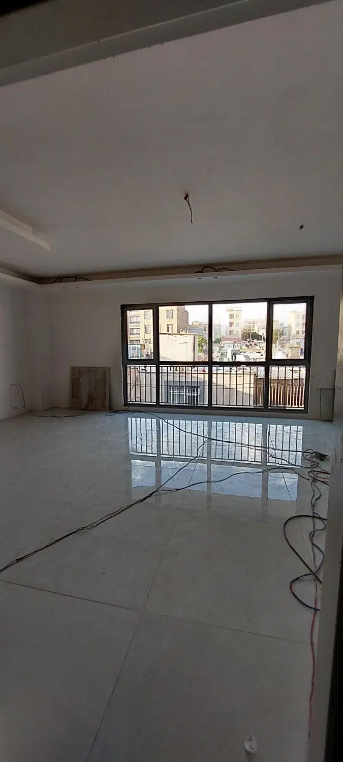 واحد ۱۳۳ متری سند‌دار نوساز تک واحدی