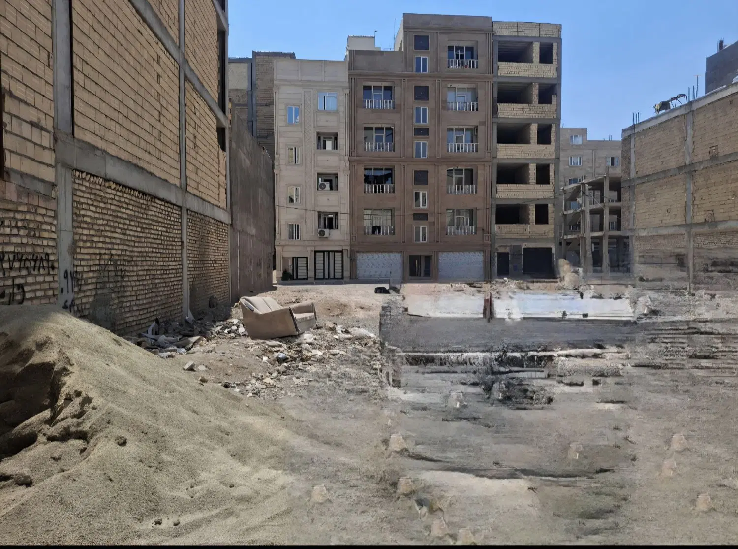زمین ۹۰متری