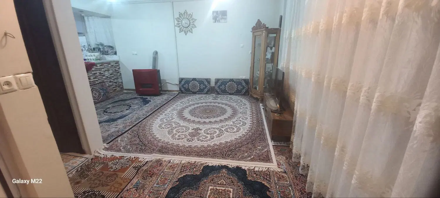 فروش فوری طبقه ۸۰ متری در منوچهری