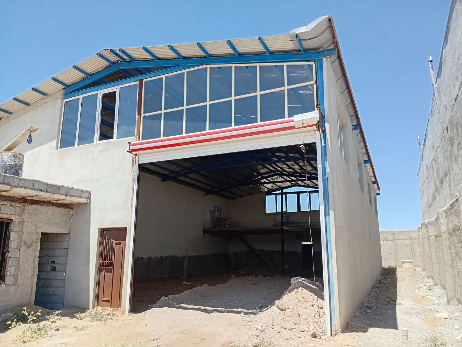 باسلام خدمت دوستان عزیز سالن کارگاهی 500متر