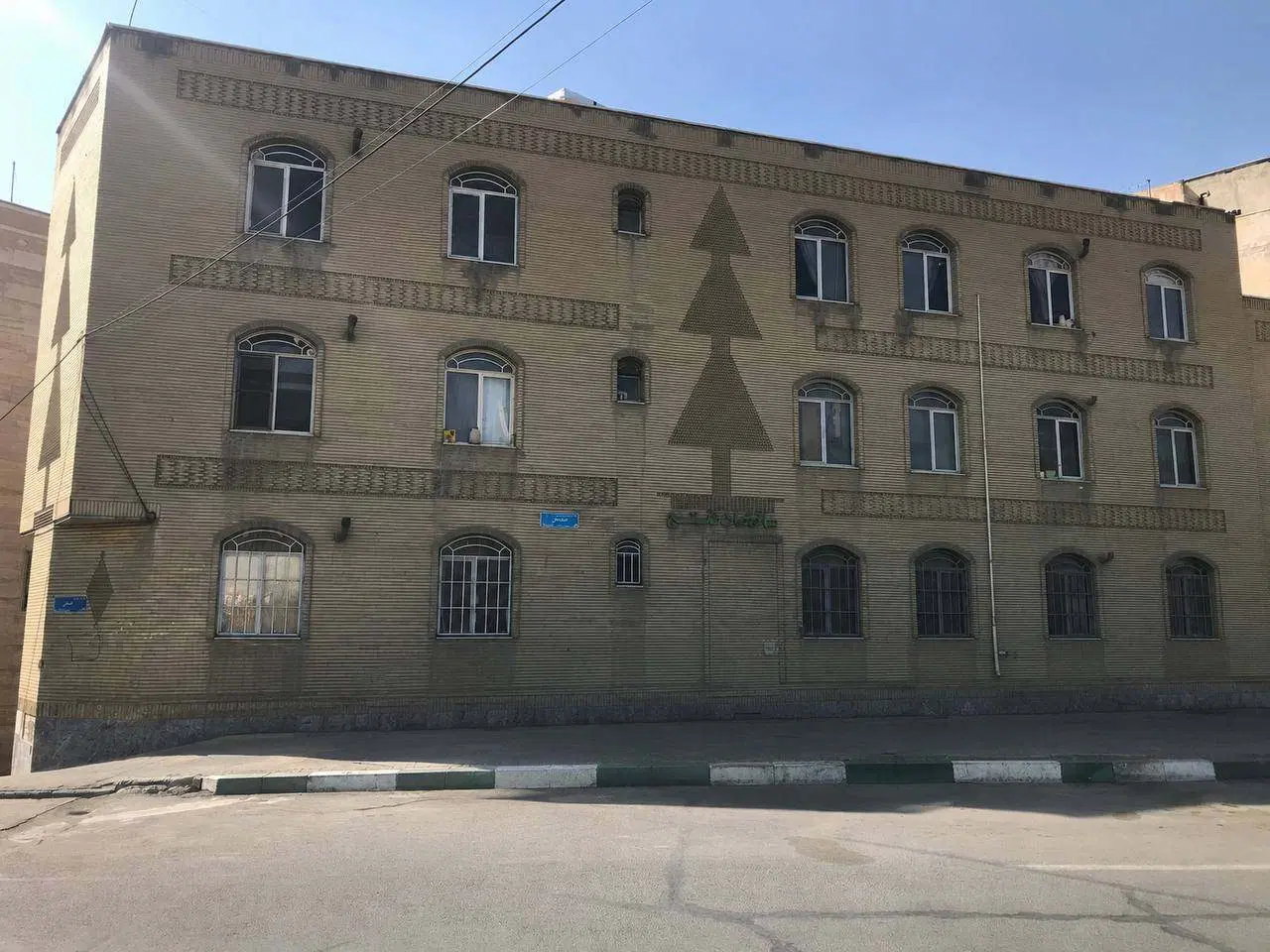 رو به فضای سبز ، ۵۰ متر ۱ خوابه ، از دو طرف نورگیر