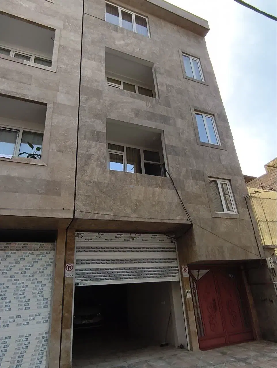 خانه ۲ طبقه ونیم و با پارکینگ (تازه ساخت)