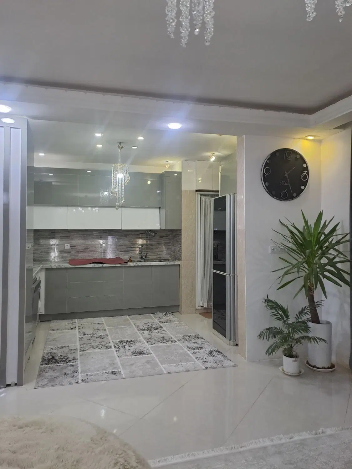 فروش ساختمان تجاری مسکونی ۲۰۰ متری برخیابان اصلی