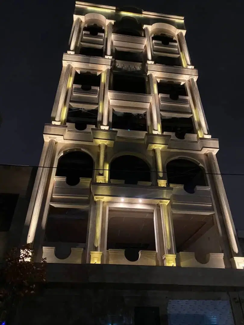 ۸۲ متر_آسانسور_زیر پیروزی_کاسبی