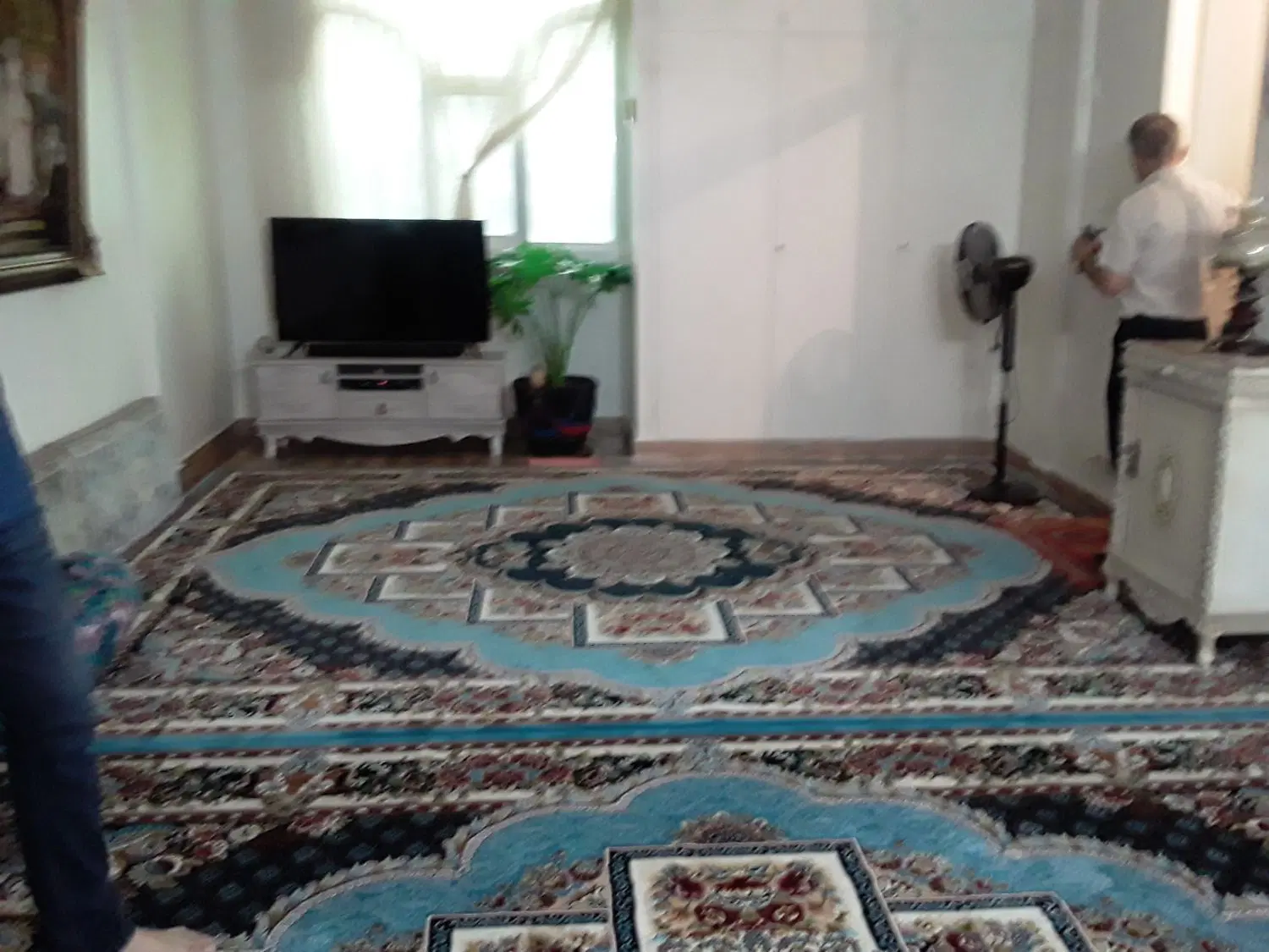 60متری در طبقه سوم بدون پارکینگ واسانسور
