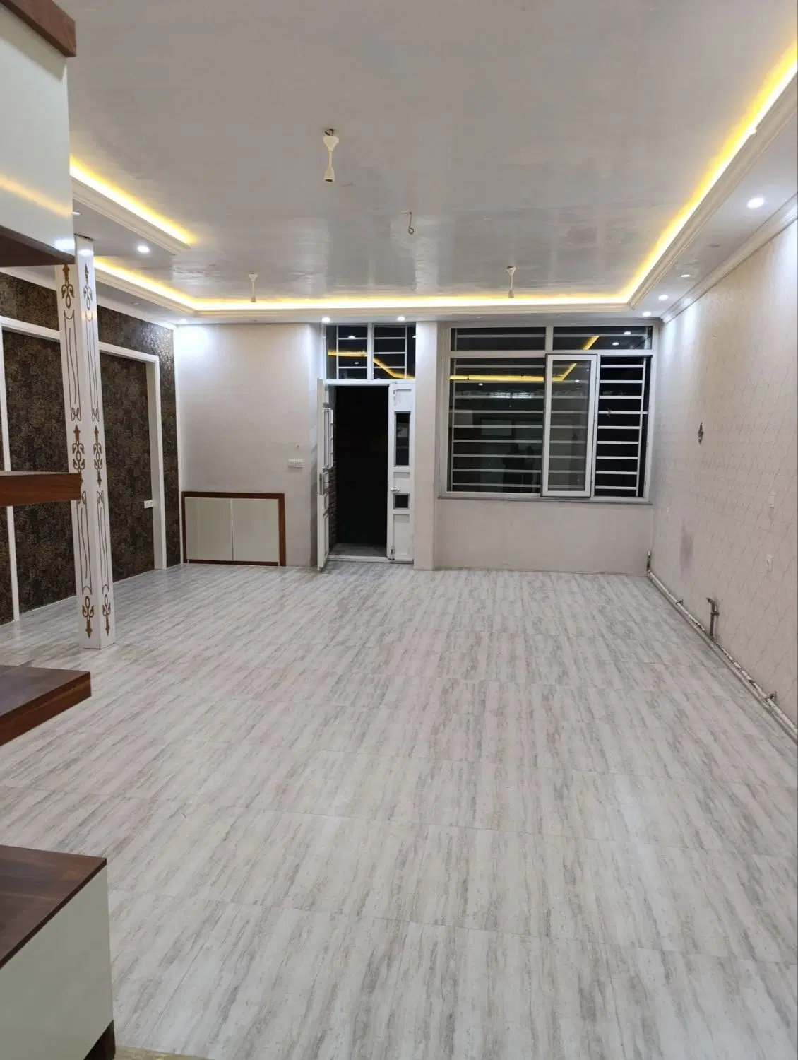 ویلایی لوکس ۲۰۰ متری بر خیابان ایثار سند تک‌برگ