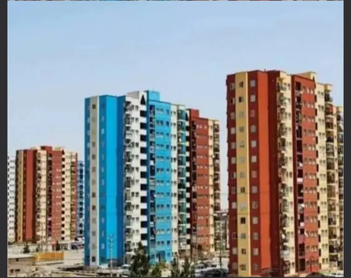 استراتوس ۶۴ متری