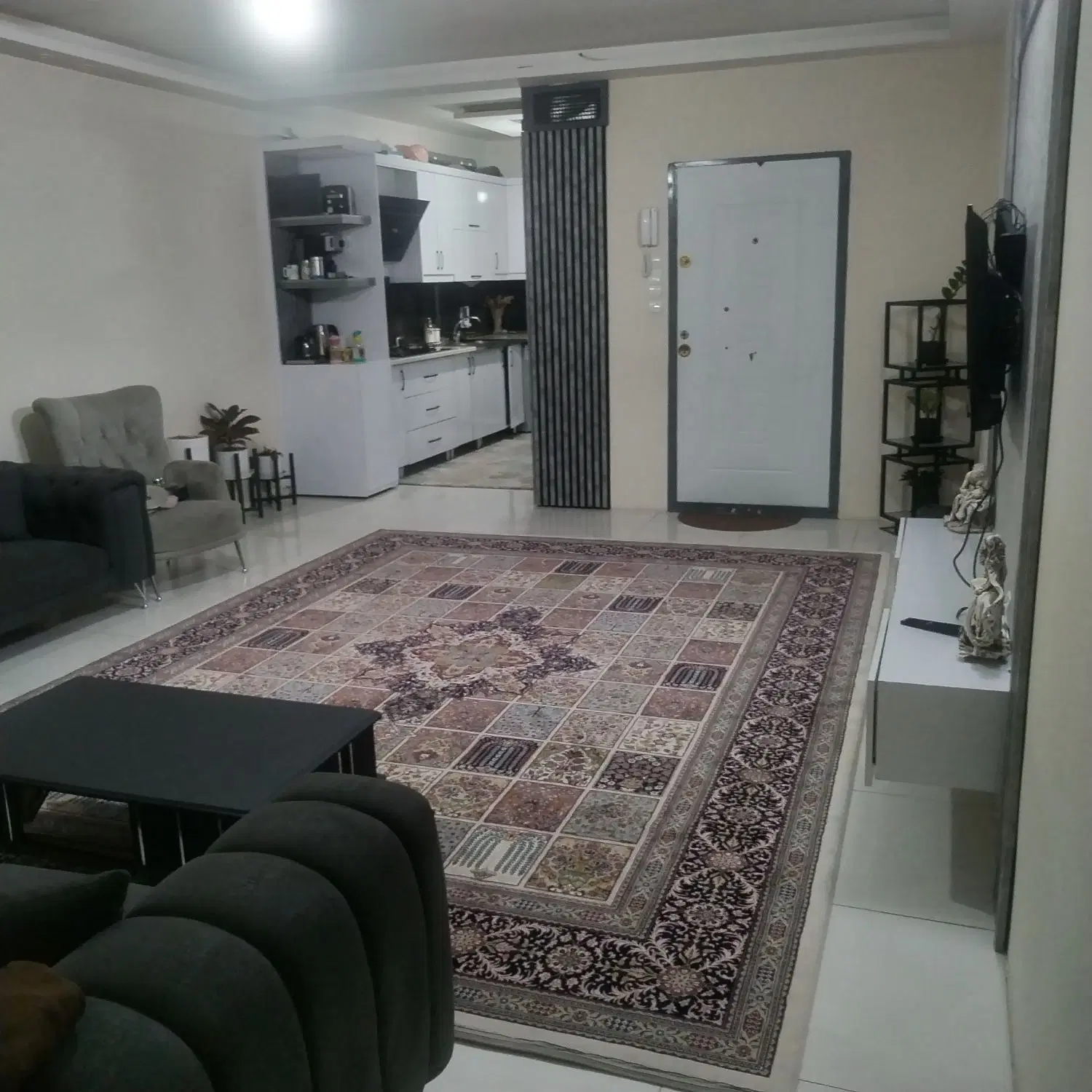 اپارتمان ۹۰ متری_ زیر فی منطقه