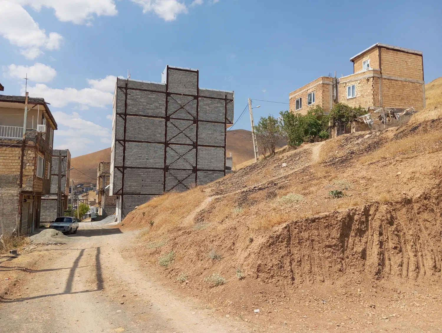 زمین حسن آباد
