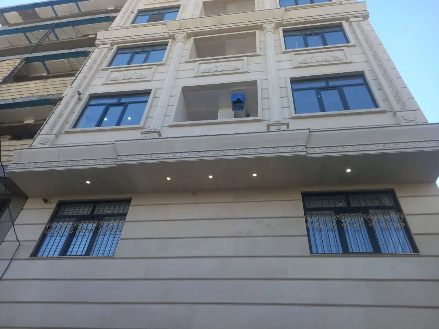 آپارتمان  گاوخانه