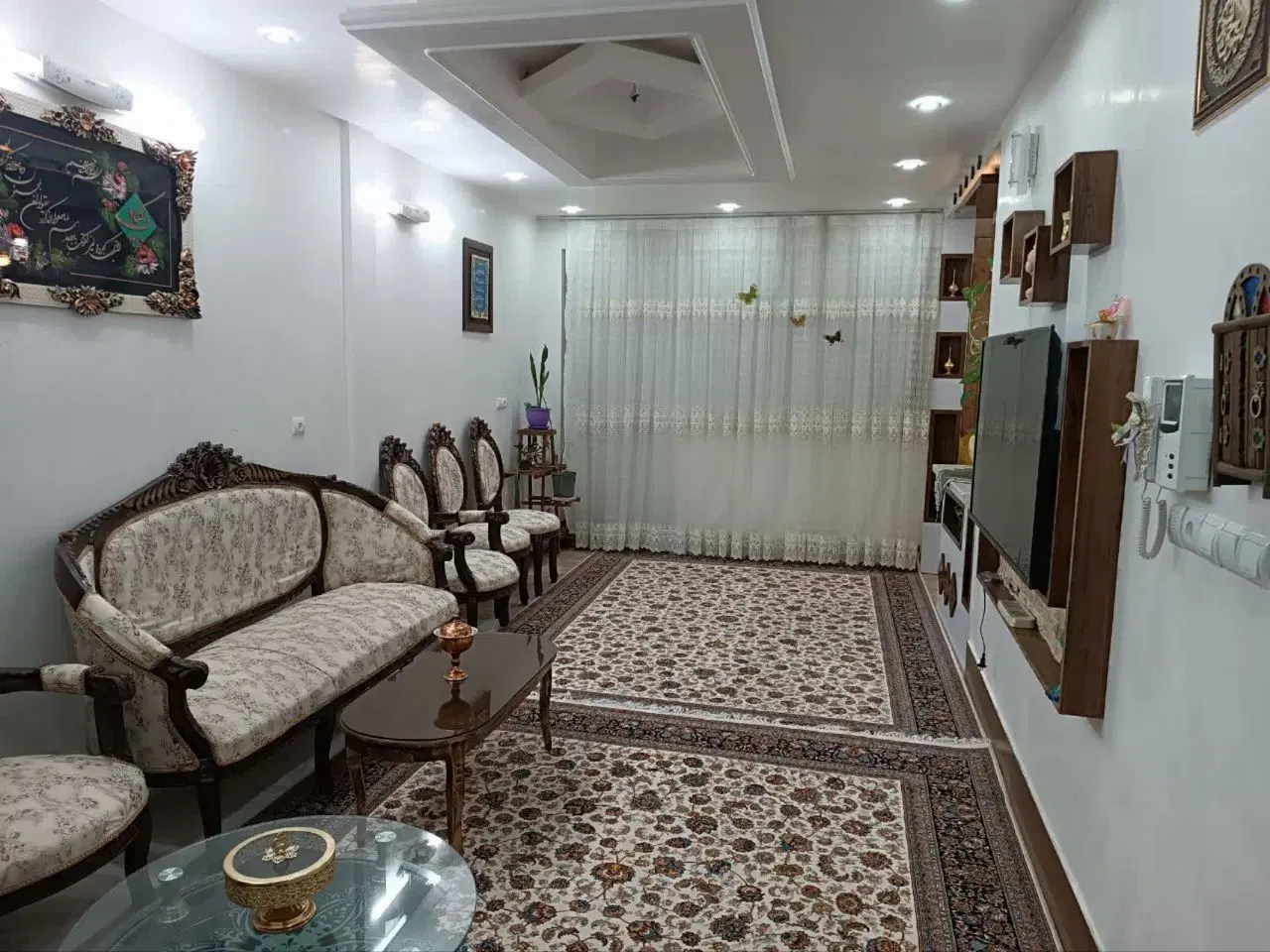 فروش یا معاوضه منزل دوطبقه واقع در حاجی آباد
