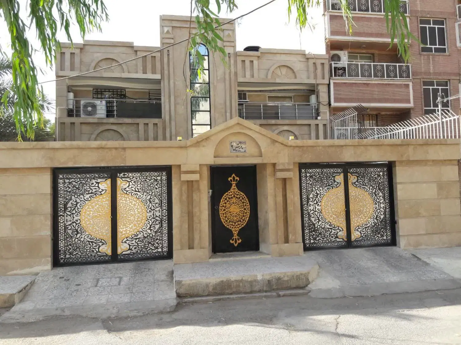 چهار واحده سنتی ۱۰۲ متری