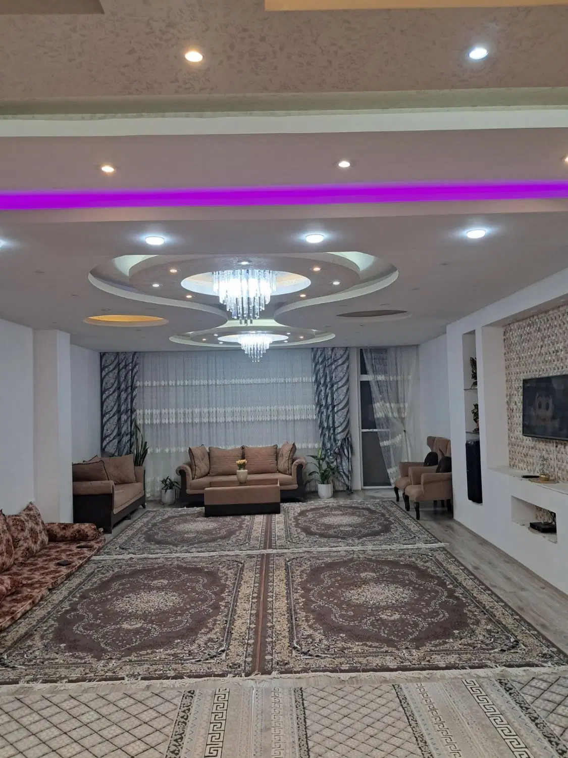 فروش حیاط  دوطبقه.۱۵۰متر۱۲۰ زیربنا.عرض۶*۲۵