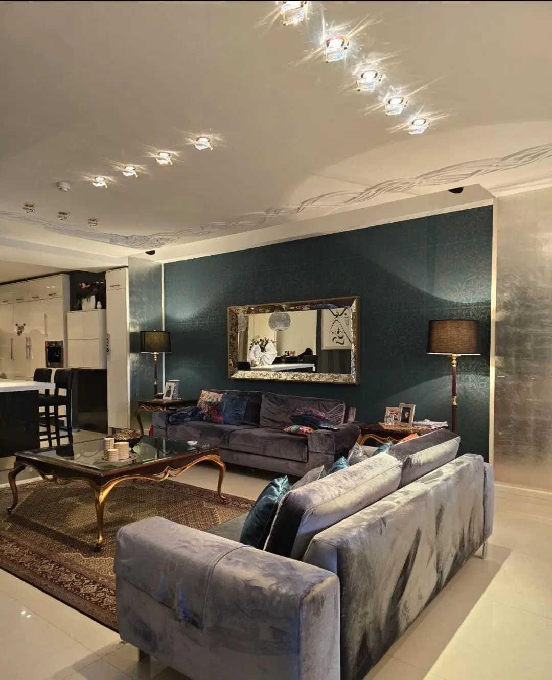 نیاوران تاپ لوکیشن 390 متر.4خواب ویودار. 2پارکینگ