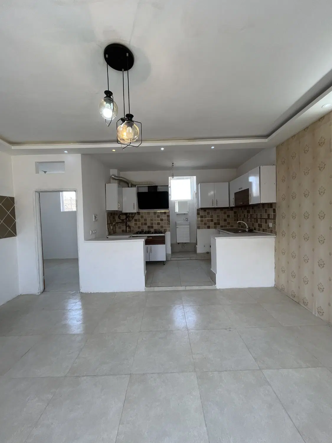 اپارتمان ۶۵ متری شیک و نوساز طبقه دوم