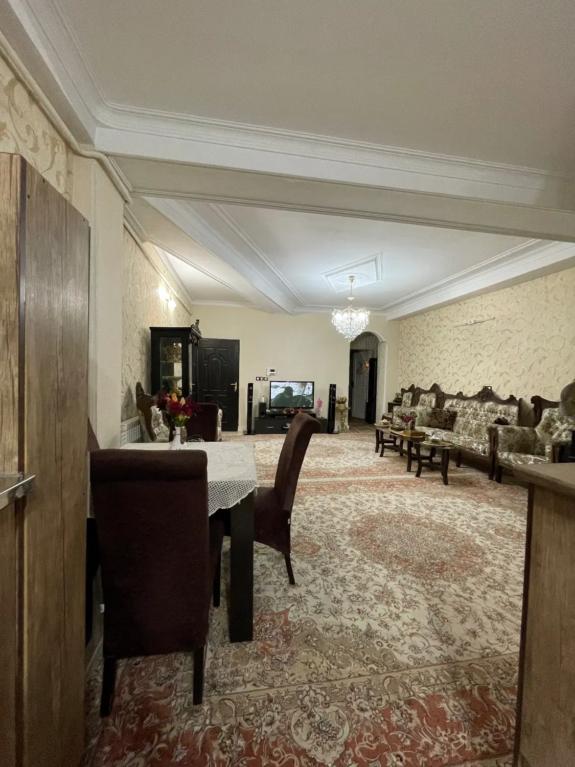 ۸۴ متر بنیاد