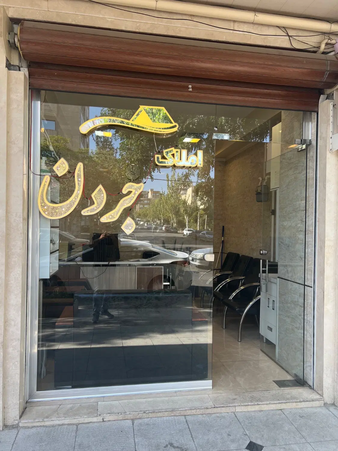 اجاره حیاط دربست ۲۰۰ متر ولیعصر