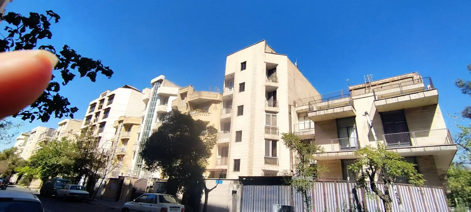 کلنگی با جواز ۶ طبقه