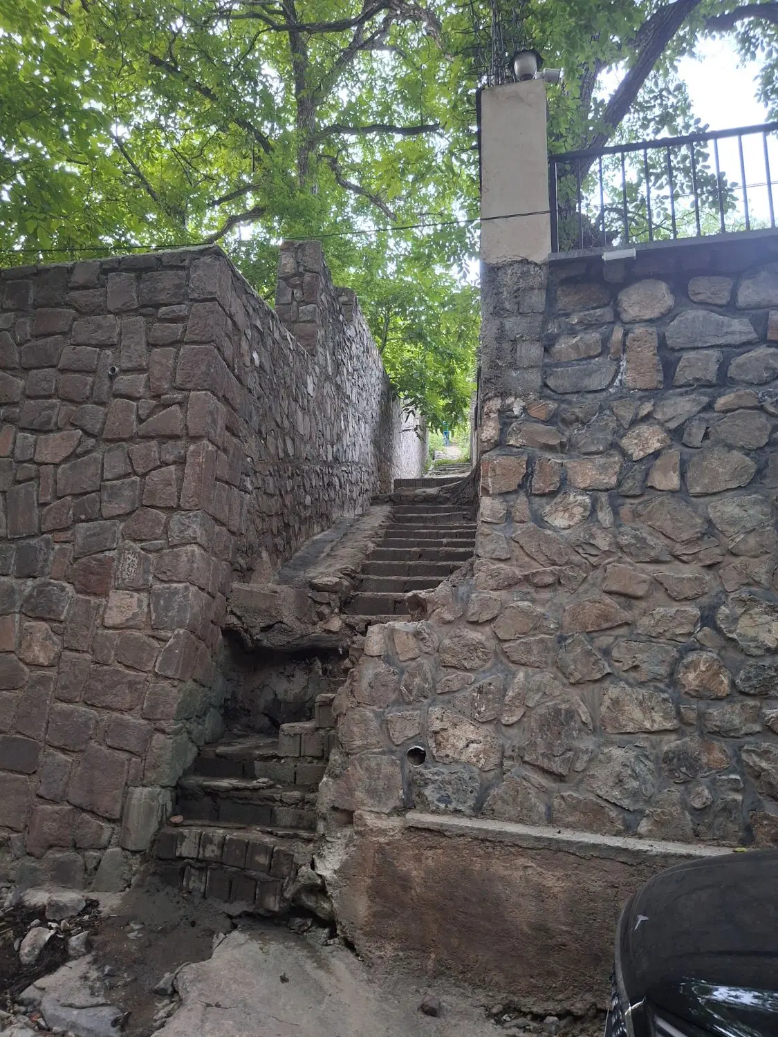218 متر زمین در روستای برگجهان