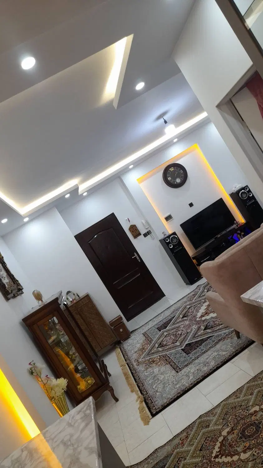 واحد ۵۸ متری طبقه اول با پارکینگ