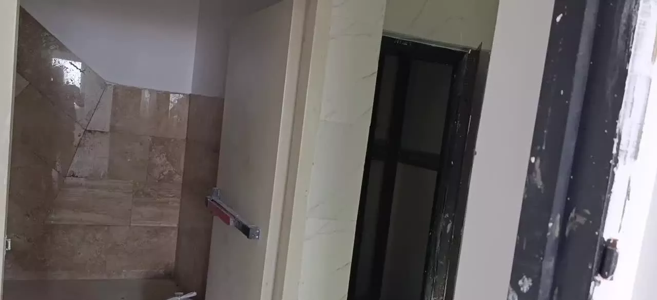 آپارتمان خشک در معلم ۲۲ نبش مهیار ۲۰
