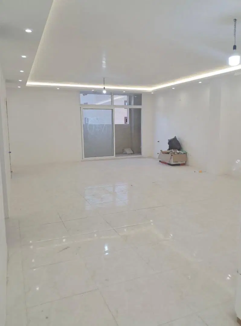 آپارتمان نیمه خام ۱۳۰متری