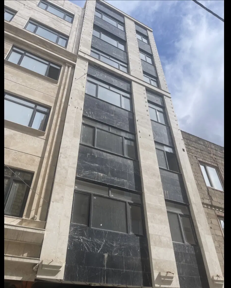 اپارتمان ۱۳۵ متر پارکینگ و آسانسور صفر