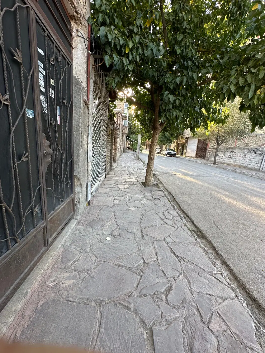 املاک و اسکان