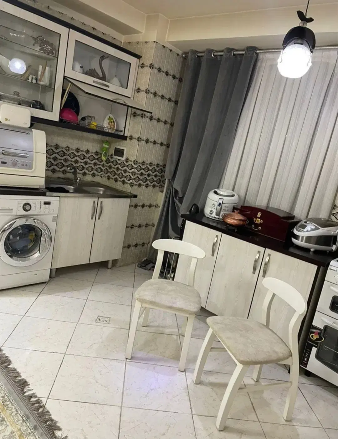 ۶۲ متر شیک_ آسانسور _ p موتور_  کارون_ آماده تخلیه