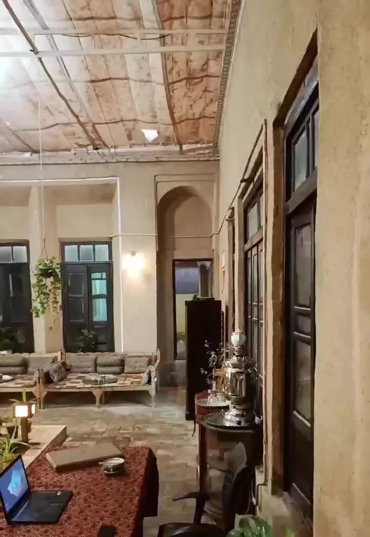 خونه قدیمی در قلب بافت تاریخی