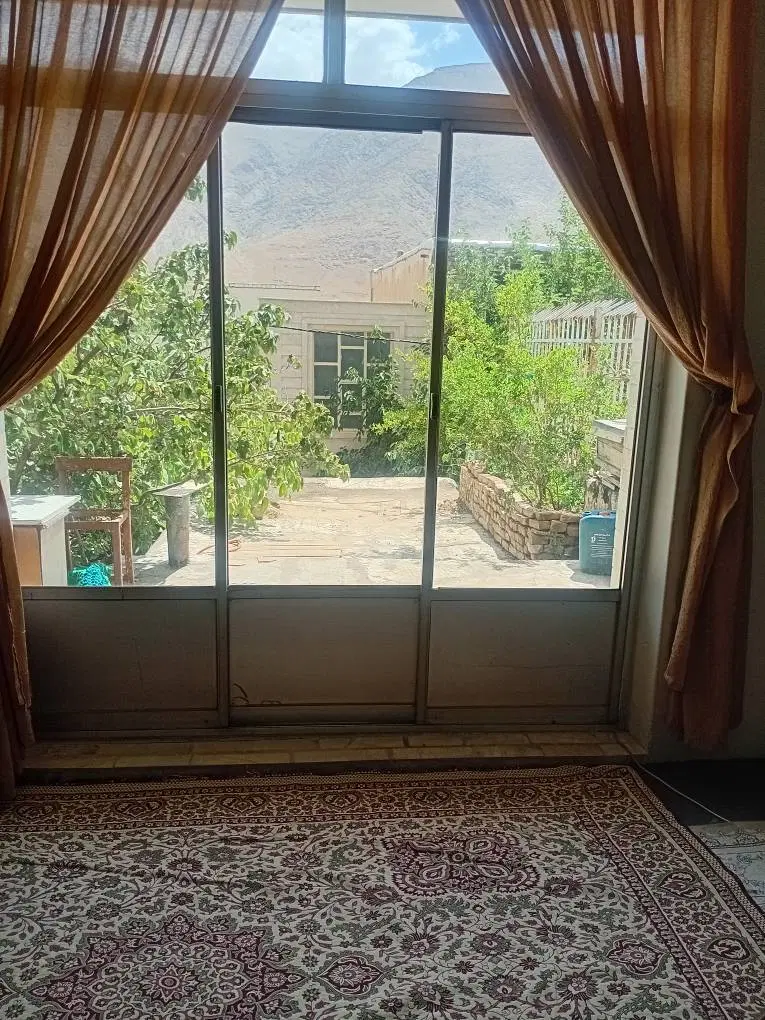 خانه مسکونی دو طبقه