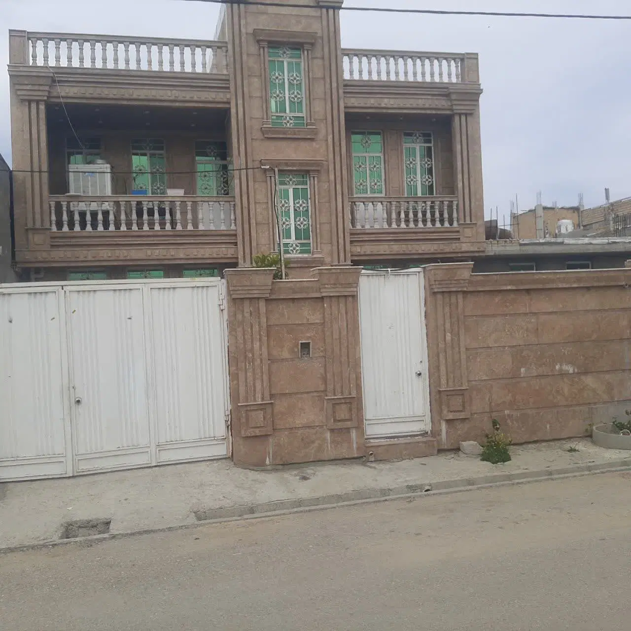سه طبقه اکبرآباد امیرکبیر نوساز