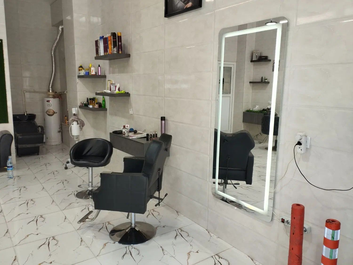 مغازه ۵۰ متری حوالی سر چهارراه