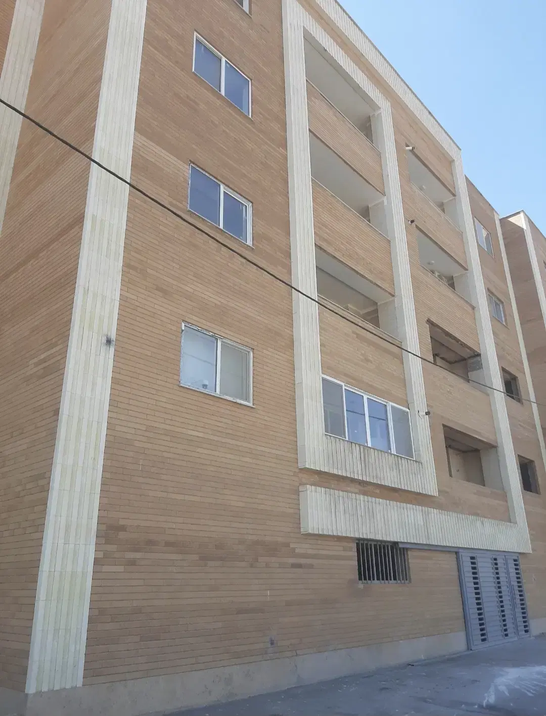آپارتمان ۱۱۰ متری دو خواب