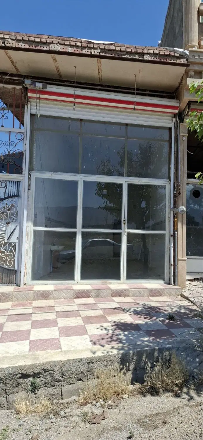 مغازه ۳۰ متری اجاره داده میشود