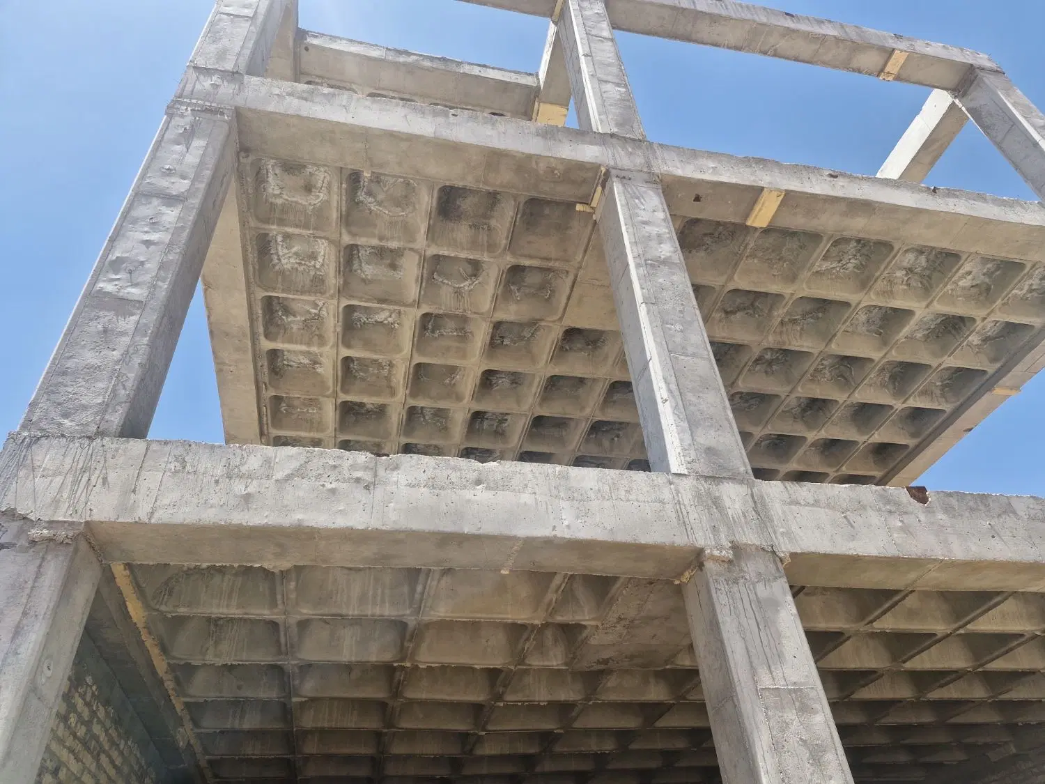 تشریفات اسکلت بتن ۲۰۵ متر